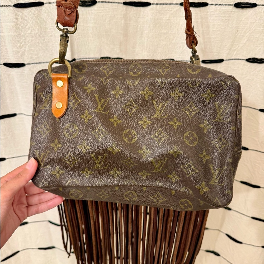 Louis Vuitton crossbody purse - Picture 4 of 8